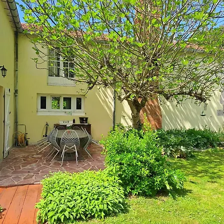 Lentre Du Chteau 1 Ferienhaus Sainte-Soulle