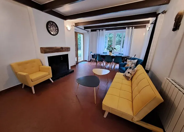 Lentre Du Chteau 1 *