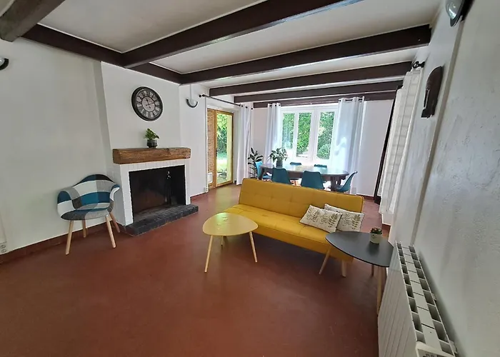 Lentre Du Chteau 1 Sainte-Soulle