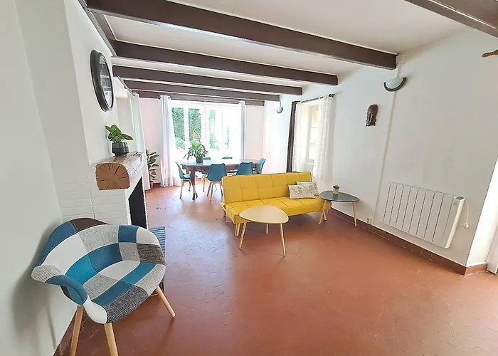 Lentre Du Chteau 1 Sainte-Soulle